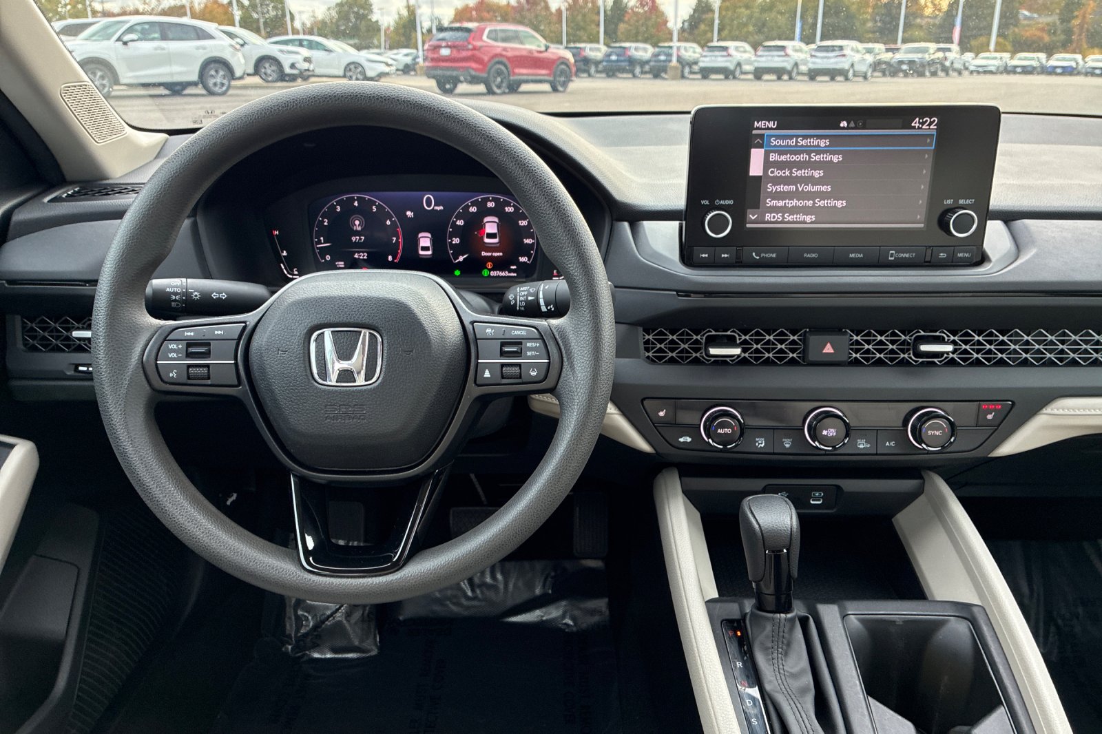 Used 2025 Platinum White Pearl Honda SE image 17