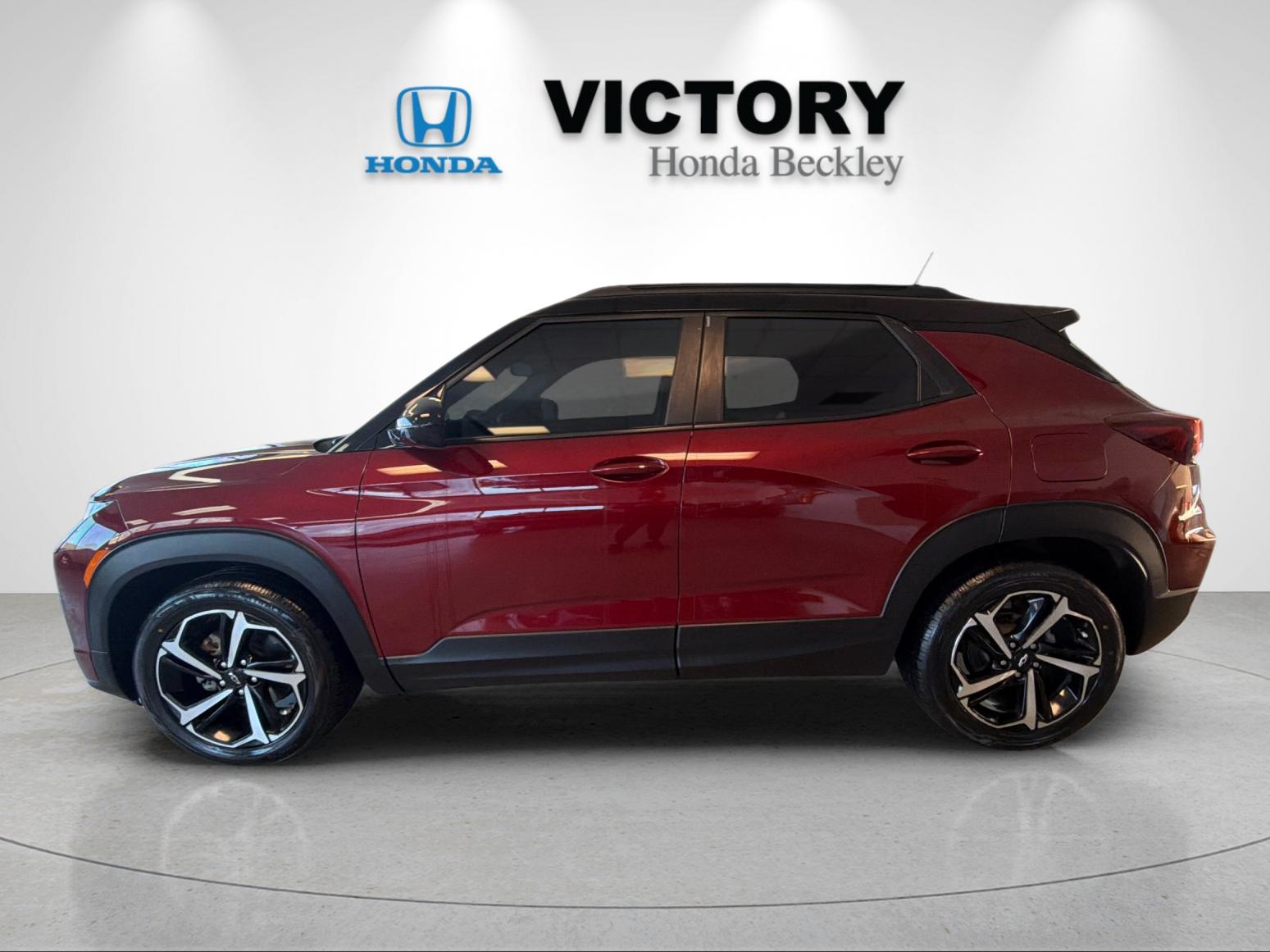 Used 2023 Crimson Chevrolet RS image 2