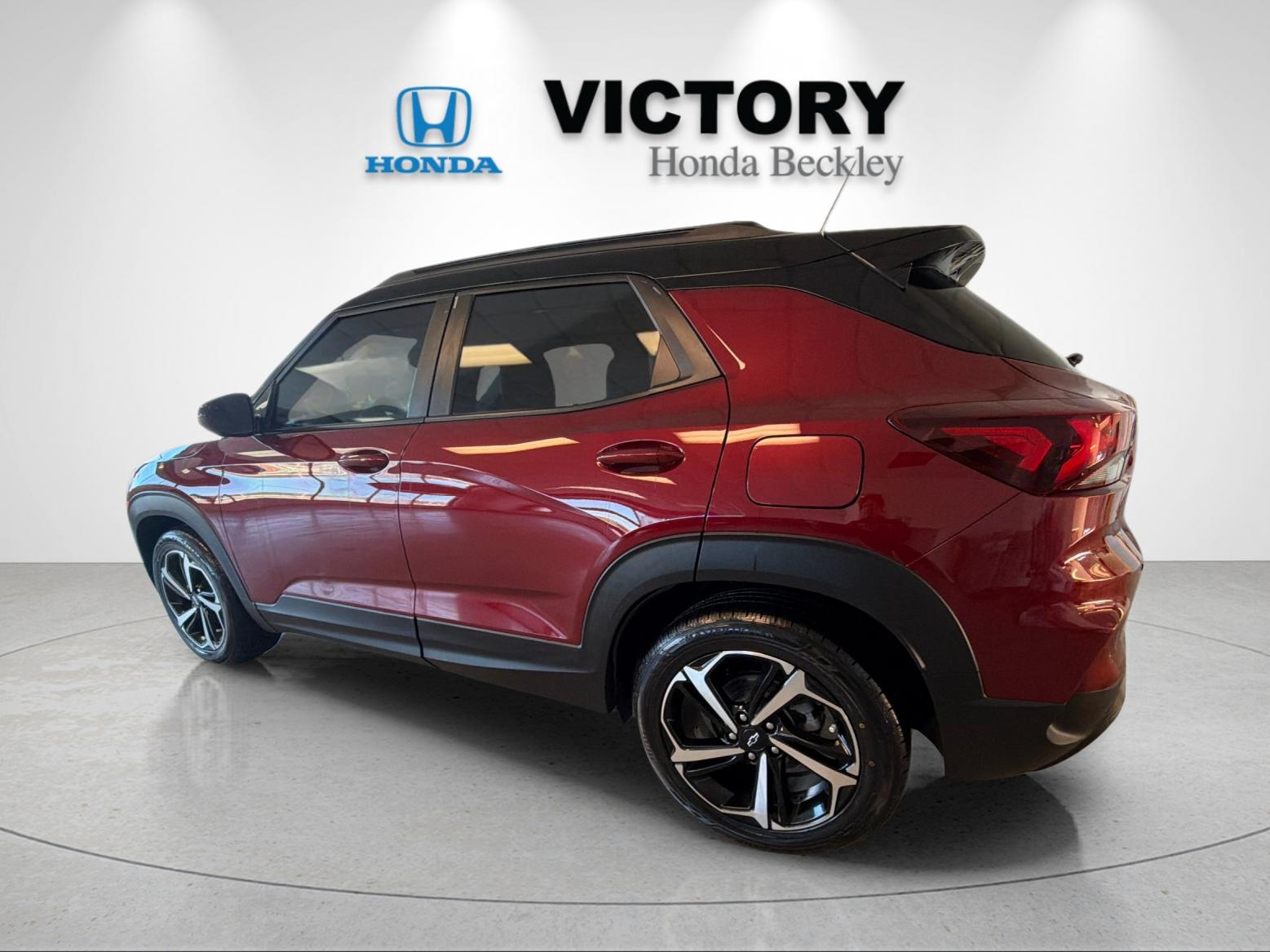 Used 2023 Crimson Chevrolet RS image 3