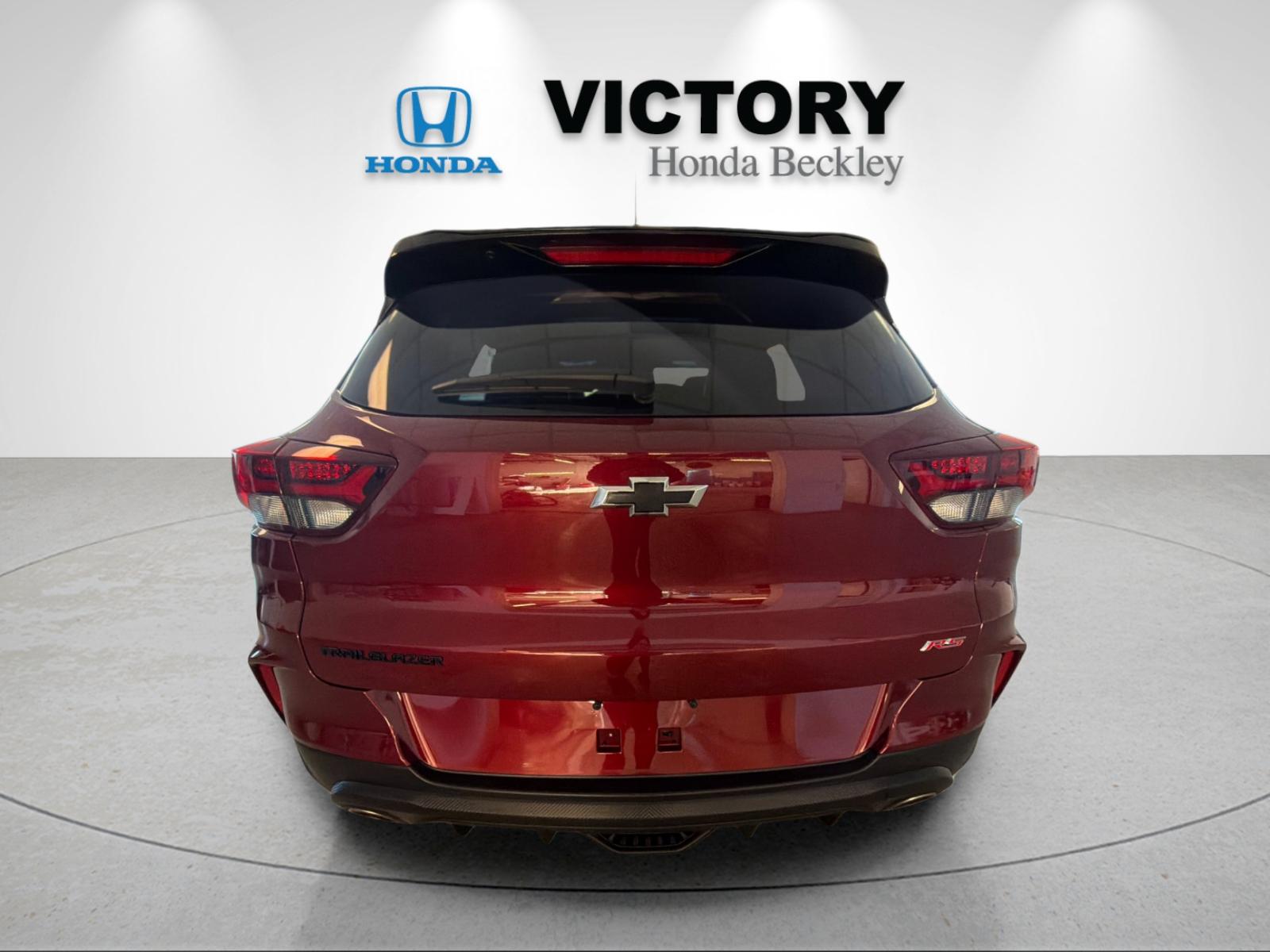 Used 2023 Crimson Chevrolet RS image 4