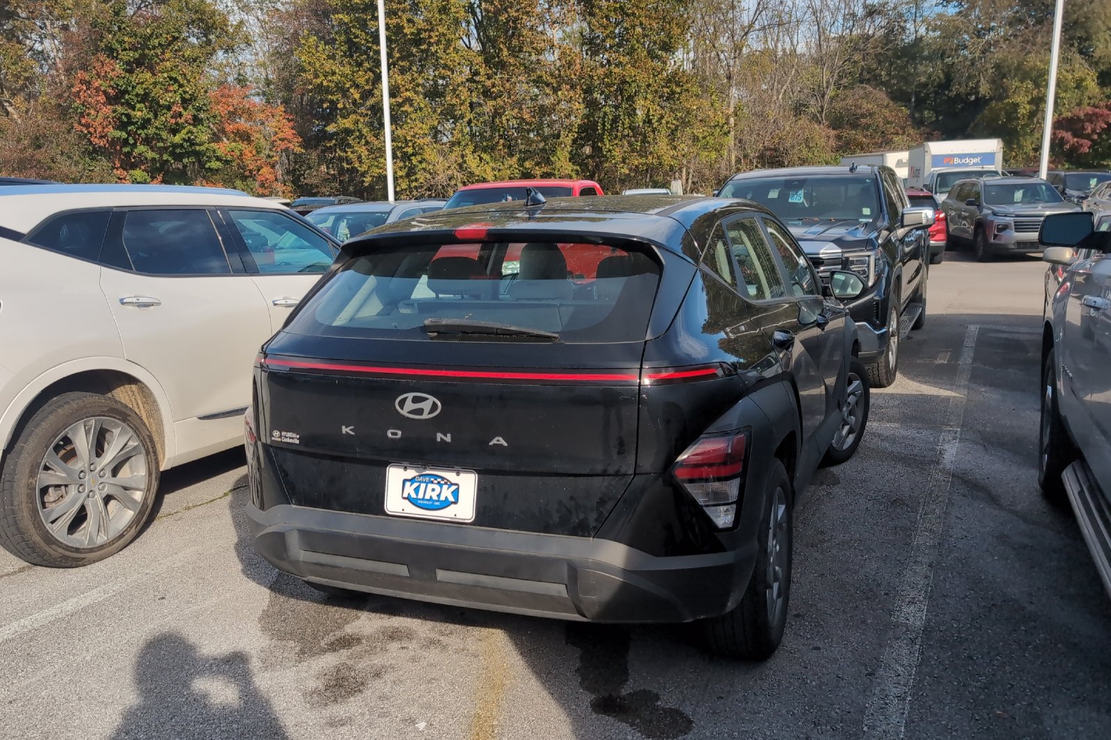 Used 2024 Black Hyundai SE image 5