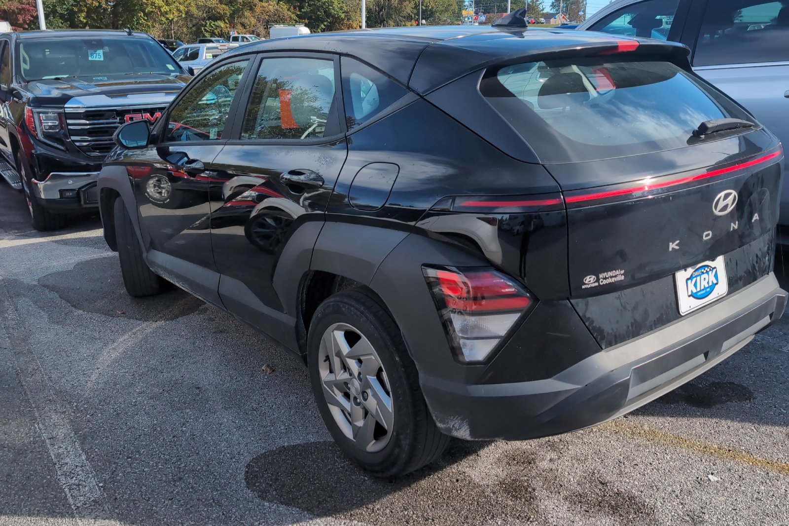Used 2024 Black Hyundai SE image 7