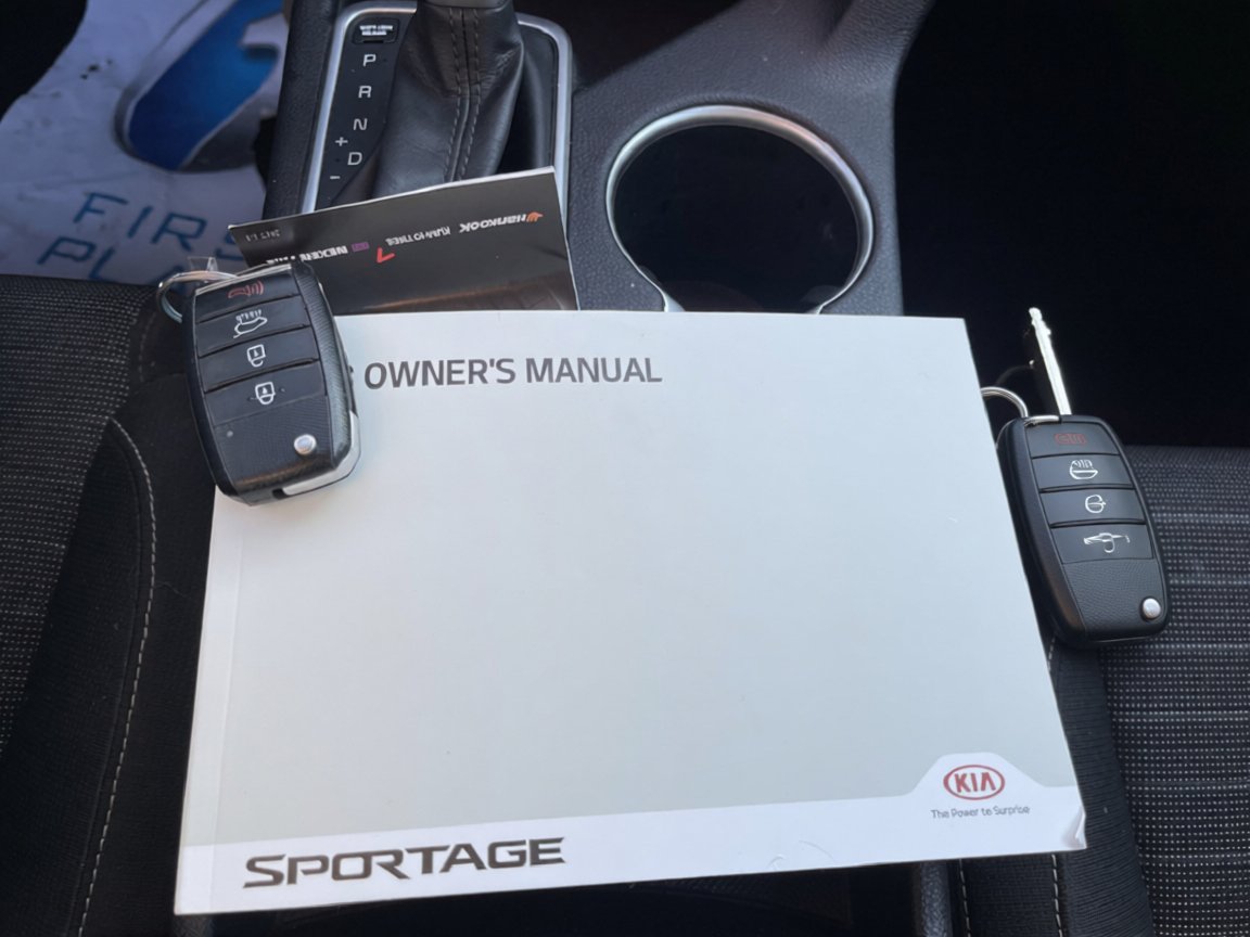Used 2018 Mineral Silver Kia LX image 9