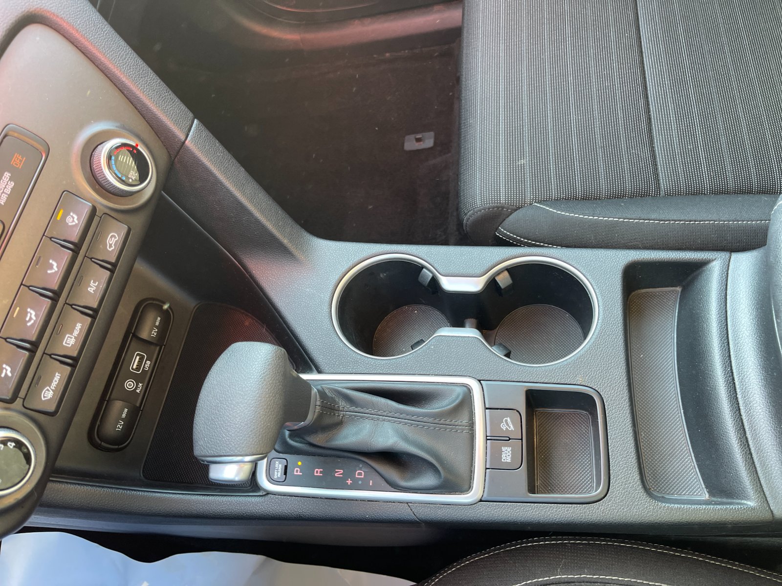 Used 2018 Mineral Silver Kia LX image 23