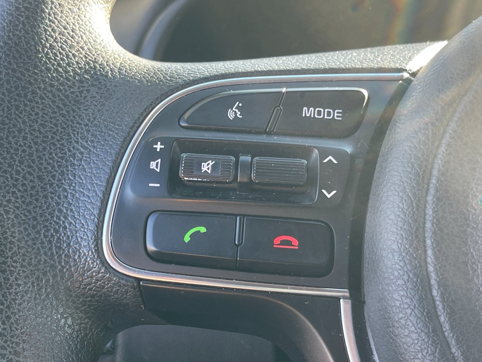 Used 2018 Mineral Silver Kia LX image 26