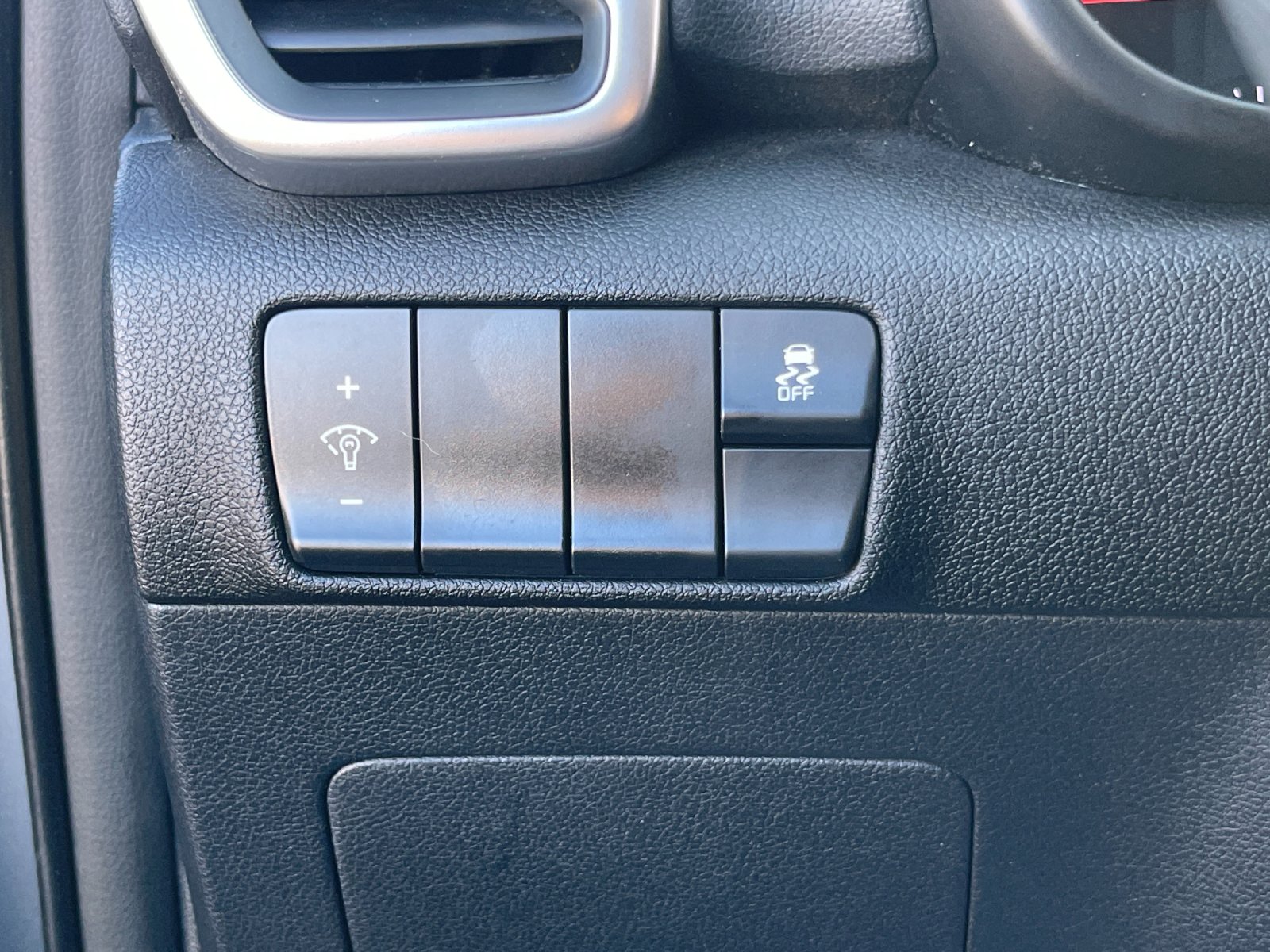 Used 2018 Mineral Silver Kia LX image 30