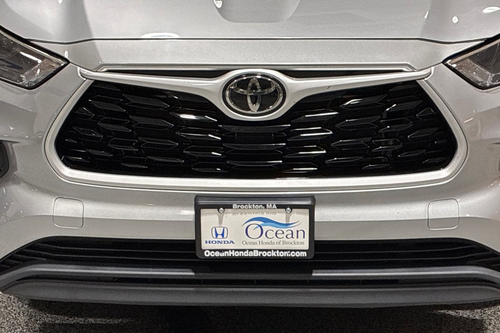 Used 2023 Celestial Silver Metallic Toyota XLE image 46
