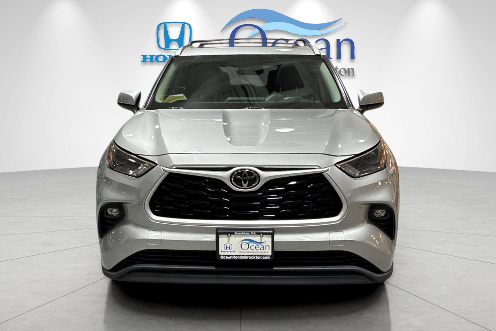Used 2023 Celestial Silver Metallic Toyota XLE image 8