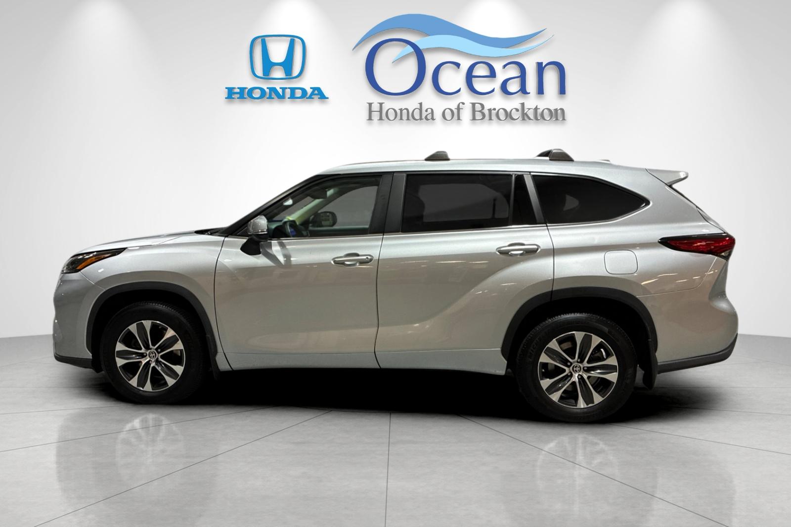 Used 2023 Celestial Silver Metallic Toyota XLE image 6