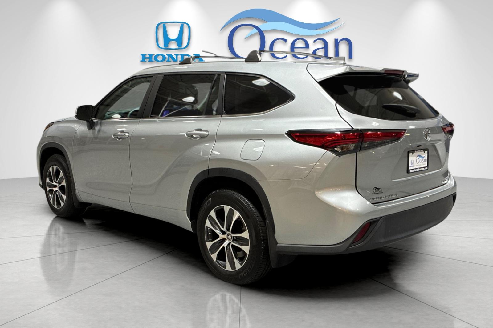 Used 2023 Celestial Silver Metallic Toyota XLE image 5