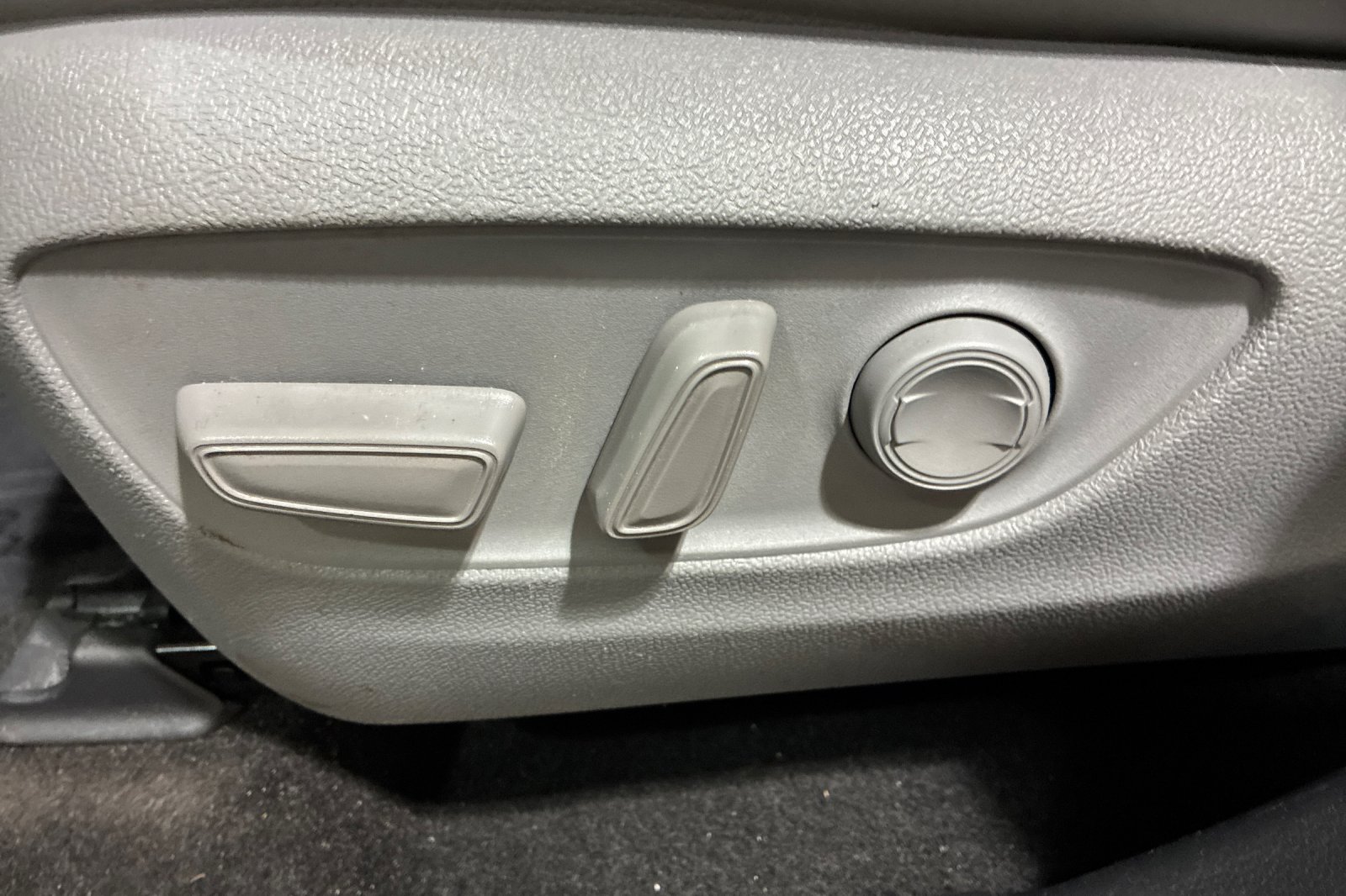 Used 2023 Celestial Silver Metallic Toyota XLE image 9