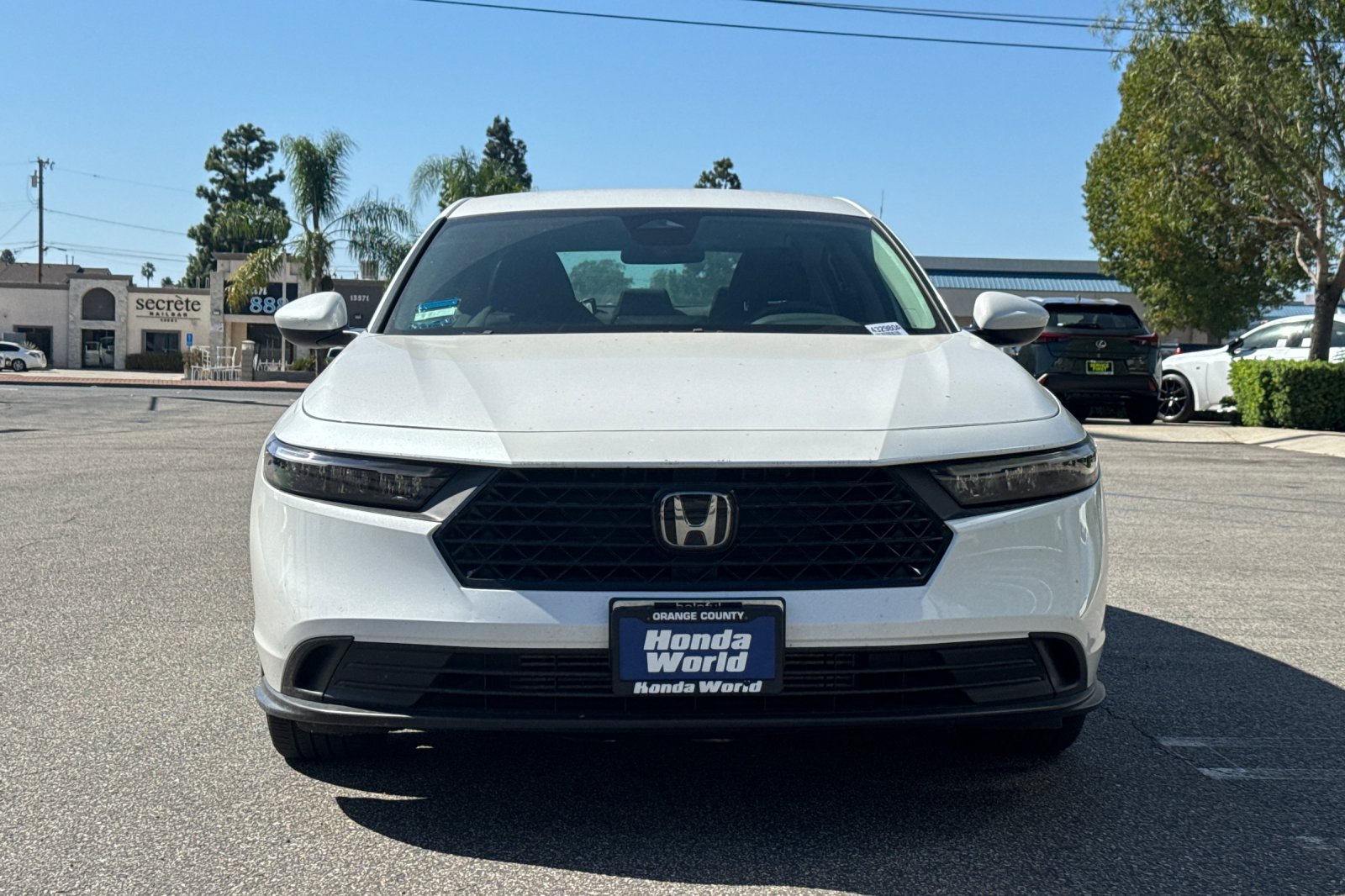 Certified Used 2023 Platinum White Pearl Honda LX image 3