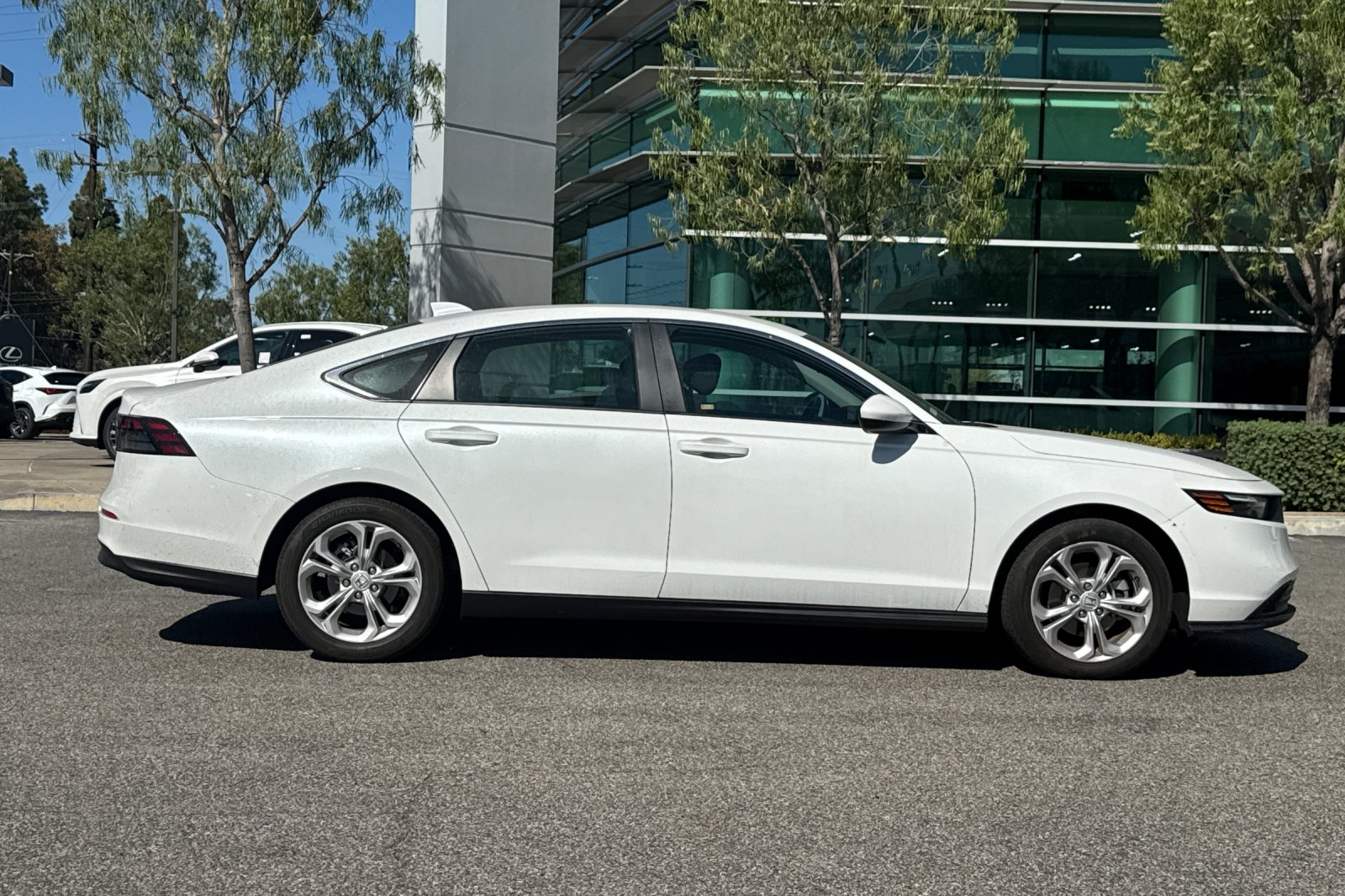 Certified Used 2023 Platinum White Pearl Honda LX image 4