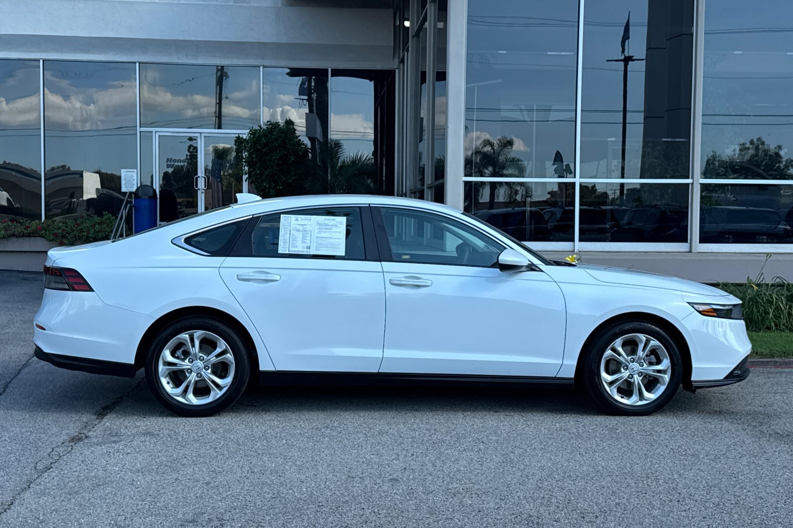 Certified Used 2023 Platinum White Pearl Honda 1.5T LX image 3
