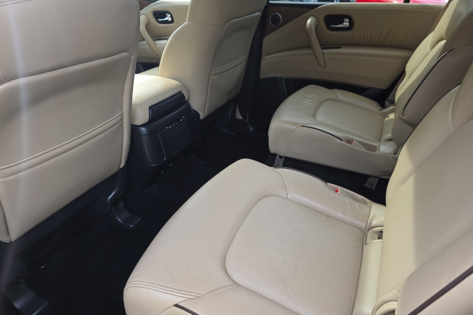 Used 2024 Super Black Nissan SL image 13