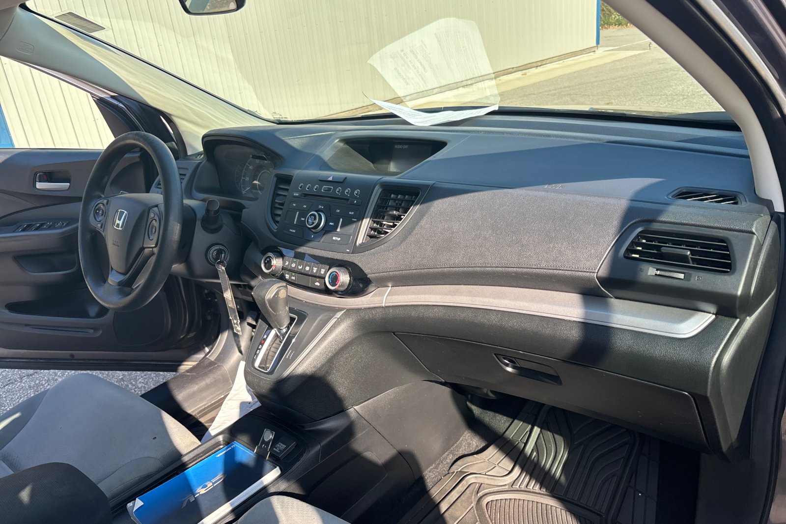 Used 2015 Modern Steel Metallic Honda LX image 19