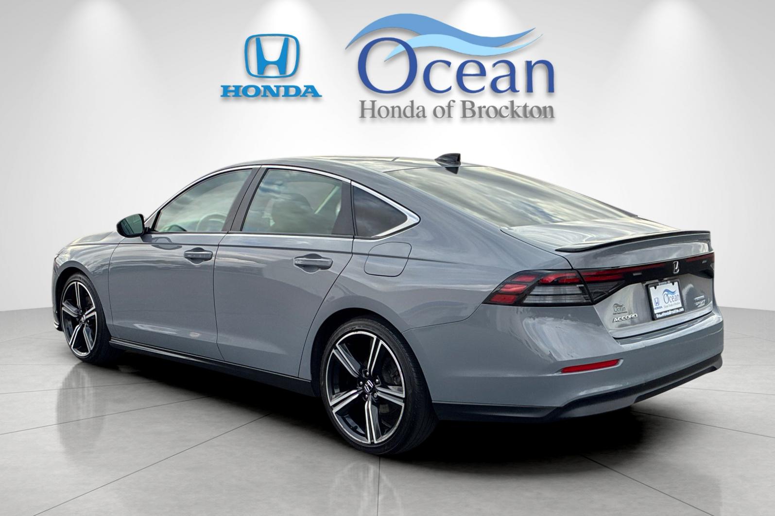 Used 2024 Urban Gray Pearl Honda Sport image 4