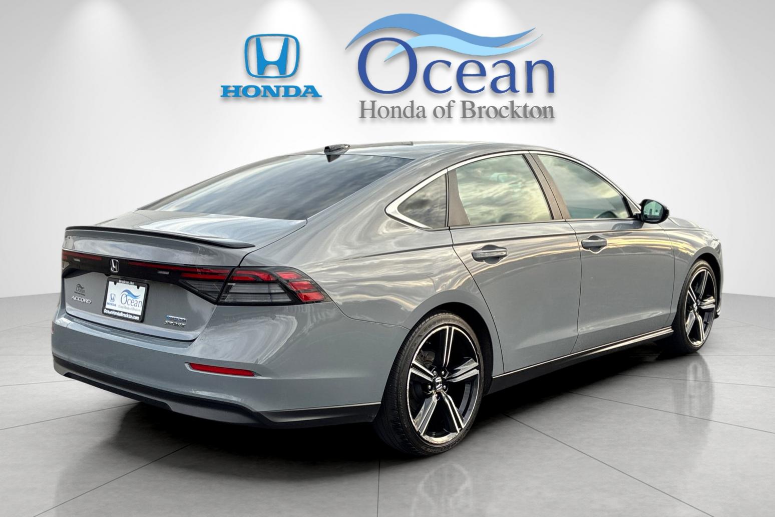Used 2024 Urban Gray Pearl Honda Sport image 2