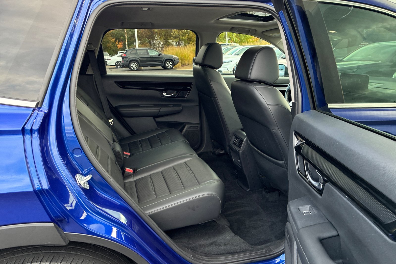 Used 2024 Canyon River Blue Metallic Honda EX-L image 18