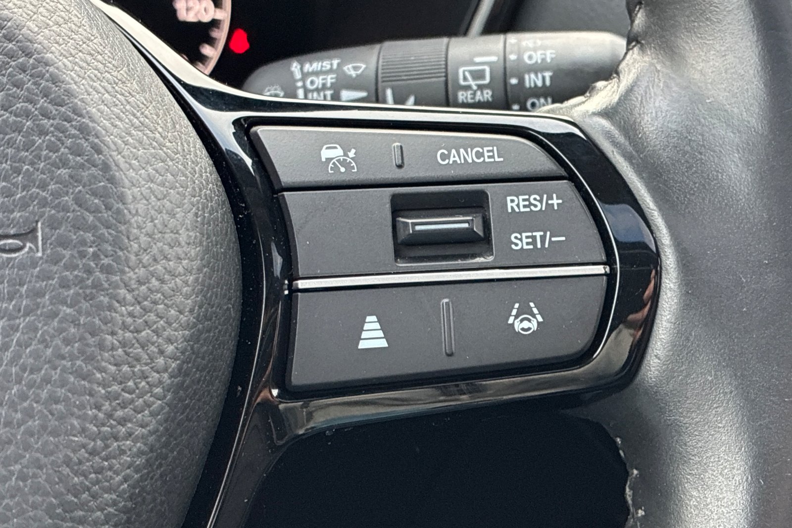 Used 2024 Canyon River Blue Metallic Honda EX-L image 33