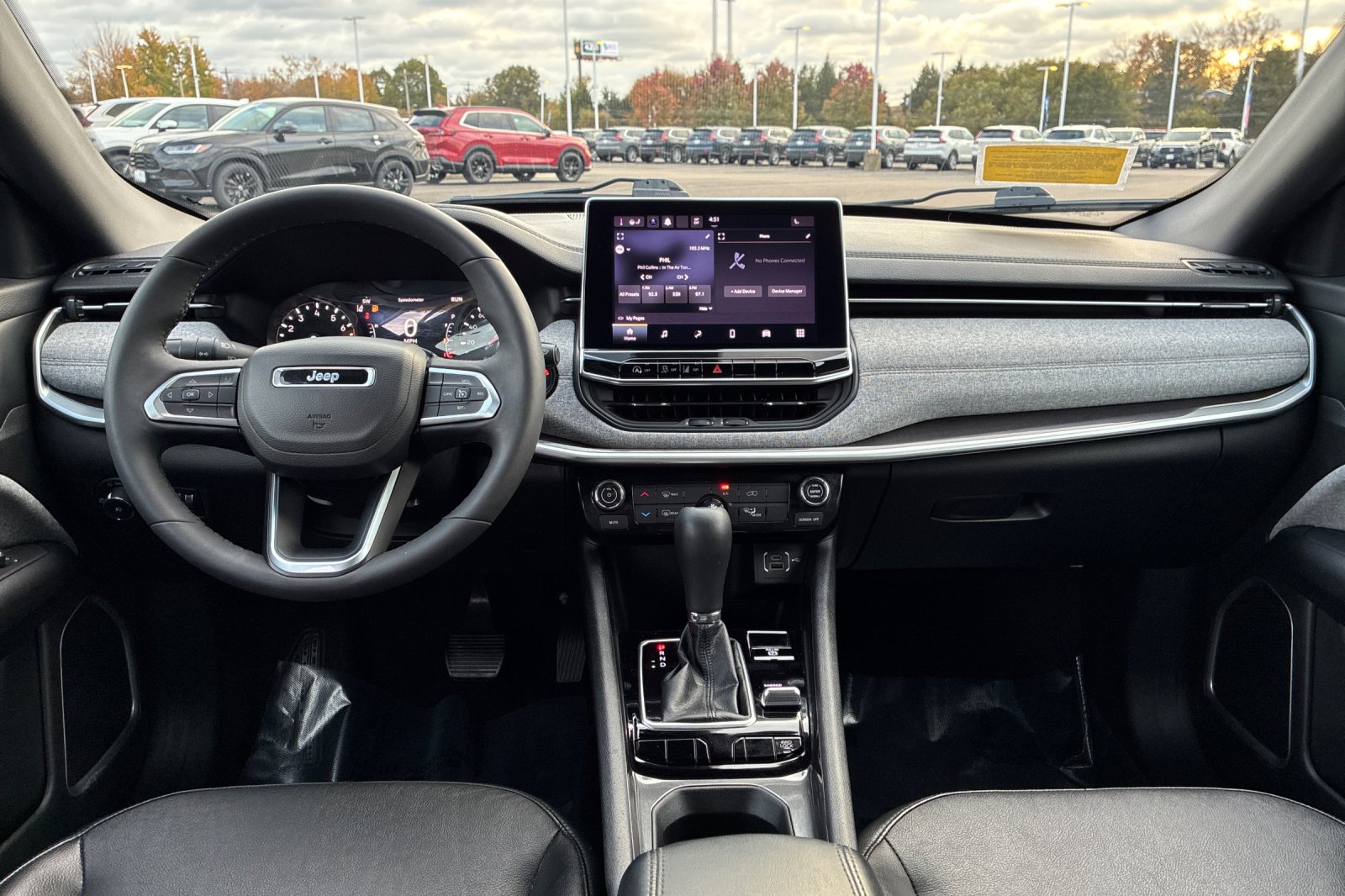 Used 2023 Crystal Metallic Jeep Latitude Lux image 16