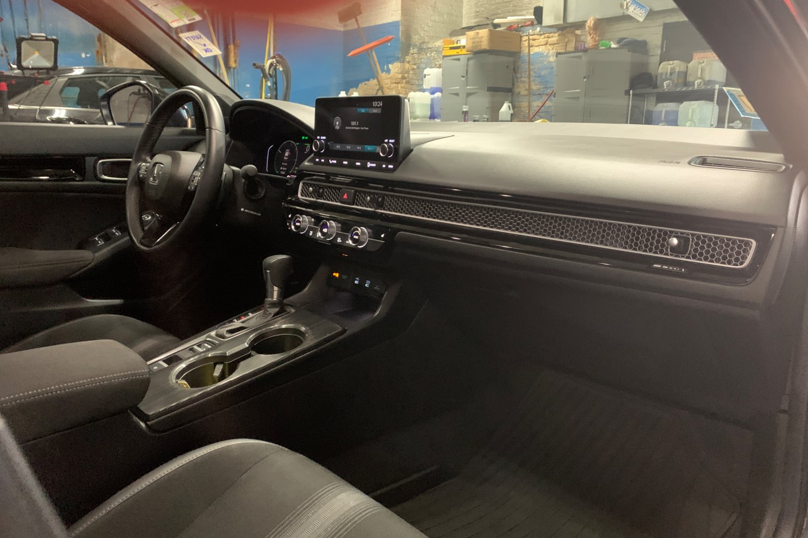 Certified Used 2025 Meteorite Gray Metallic Honda 4D HYBRID SPORT image 17