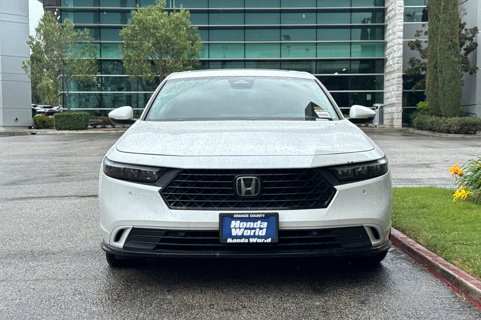 Certified Used 2023 Platinum White Pearl Honda EX-L image 3