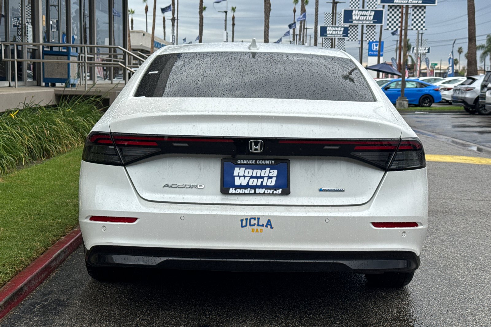 Certified Used 2023 Platinum White Pearl Honda EX-L image 6