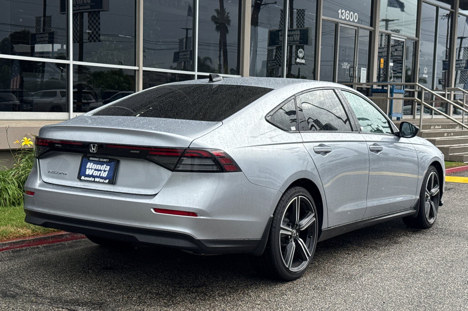 Used 2026 Solar Silver Metallic Honda SE image 5