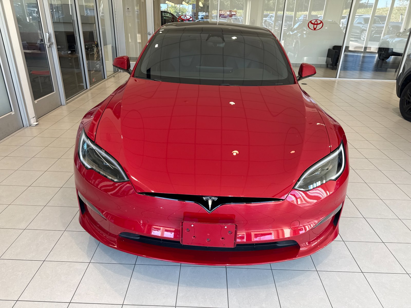 Used 2023  Tesla Standard Range image 4