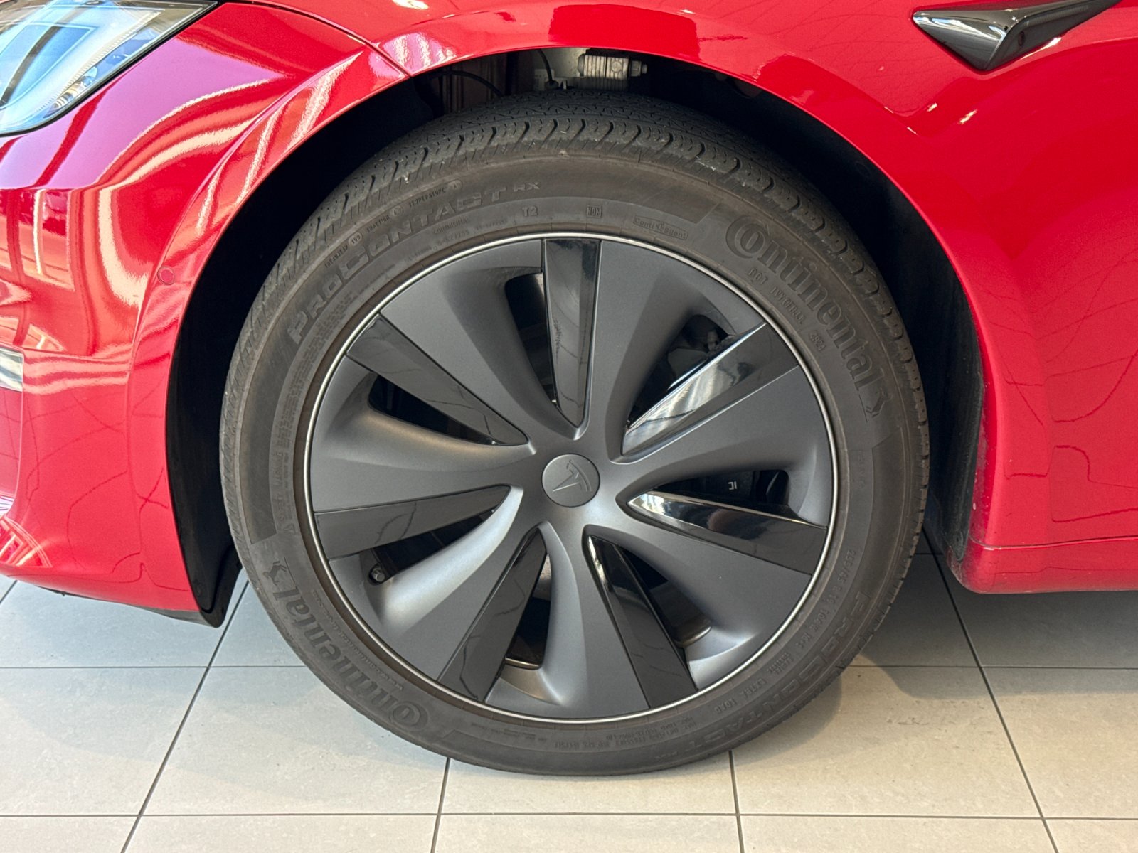 Used 2023  Tesla Standard Range image 5