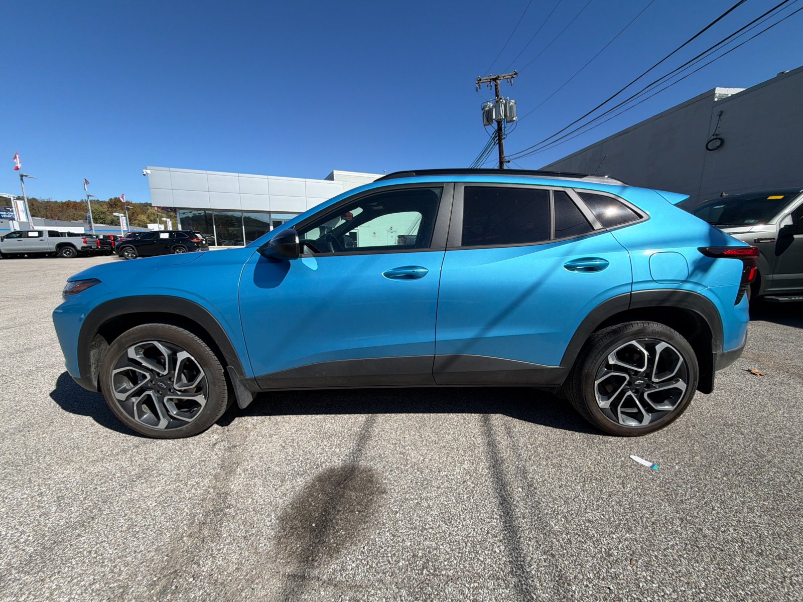 Used 2025 Blue Chevrolet 2RS image 2