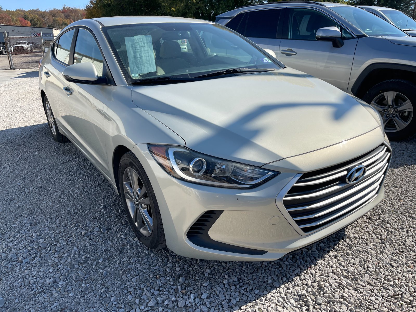 Used 2017 Mineral Beige Pearl Hyundai SE image 4