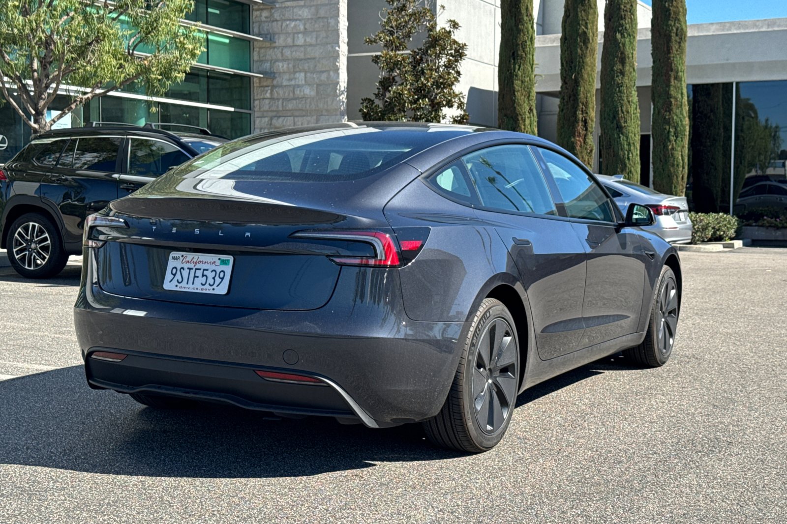 Used 2025 Stealth Gray Tesla Long Range image 5