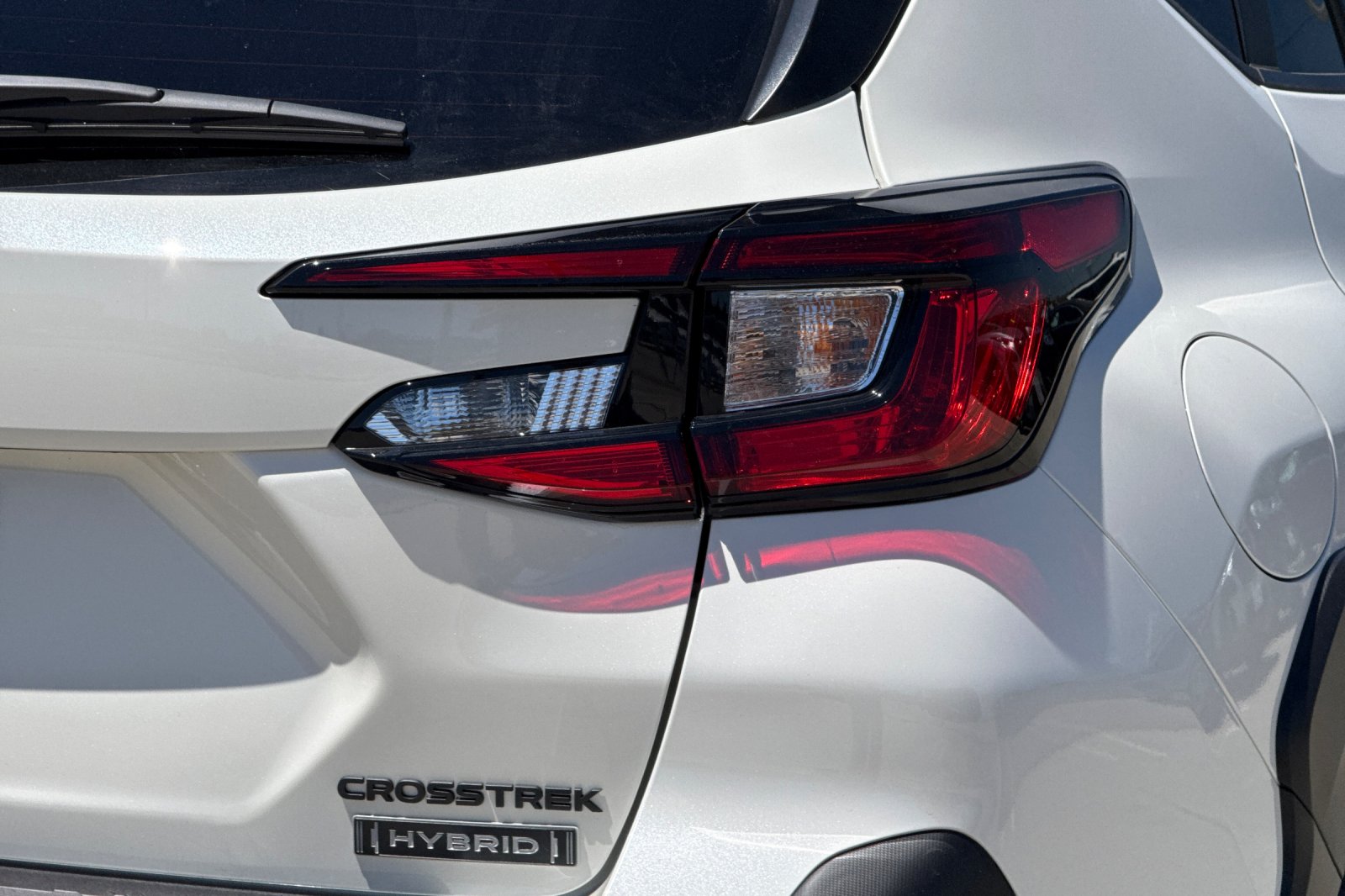 New 2026 CRYSTAL WHITE PEARL Subaru Limited Hybrid image 30