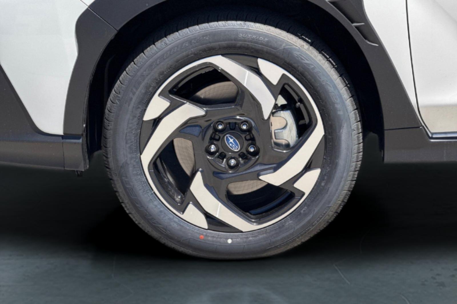 New 2026 CRYSTAL WHITE PEARL Subaru Limited Hybrid image 31