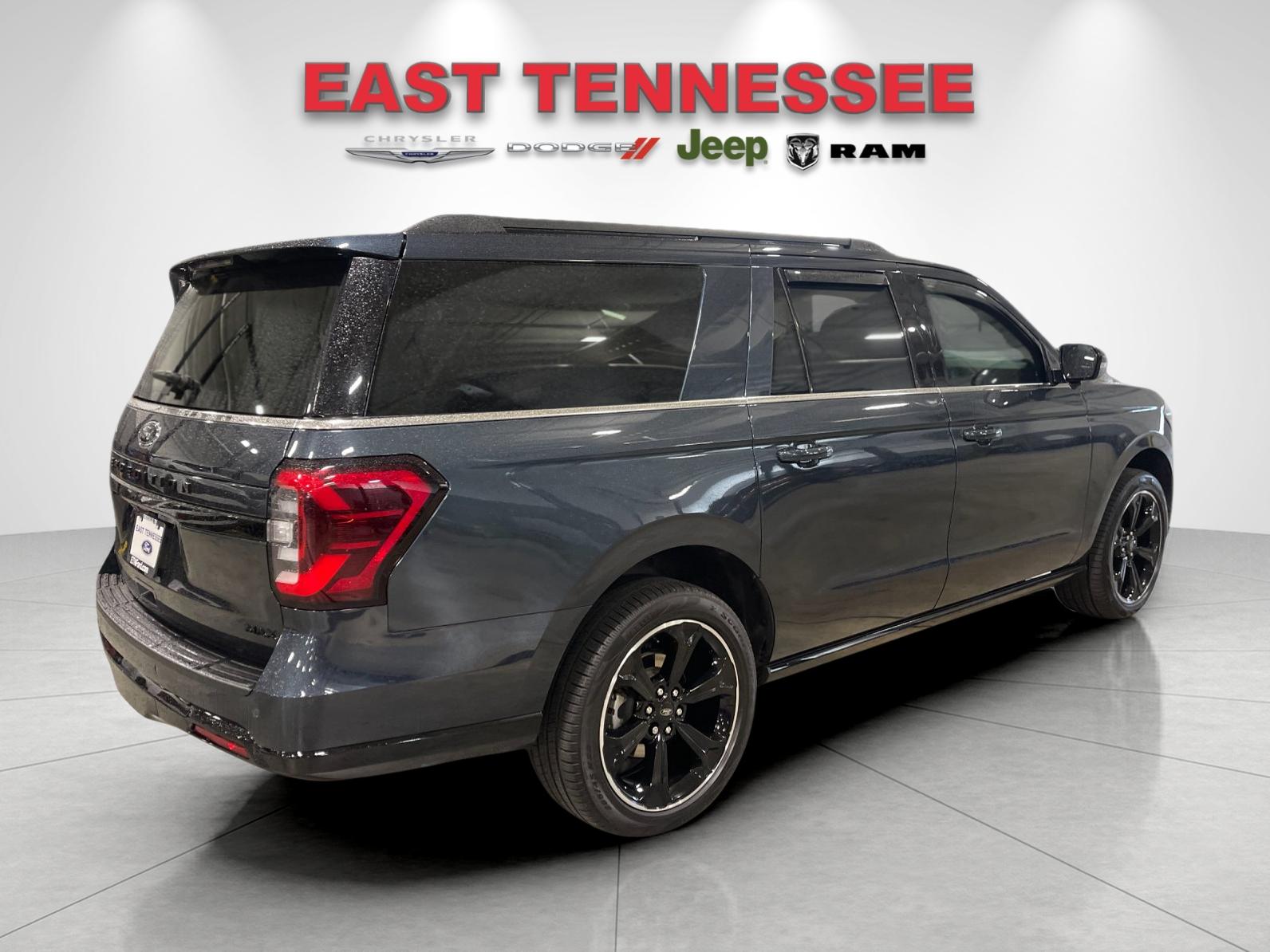 Used 2024 Blue Ford Limited image 3