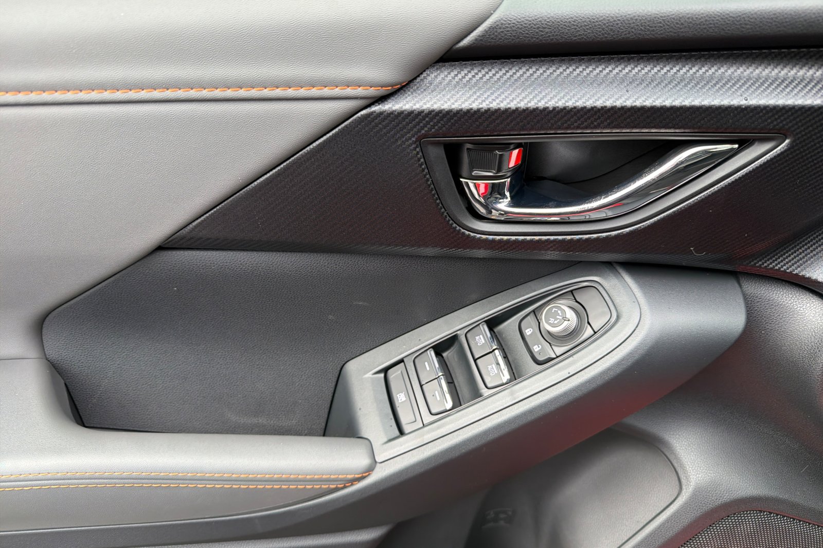 New 2027 IGNITION RED Subaru Limited Hybrid image 11