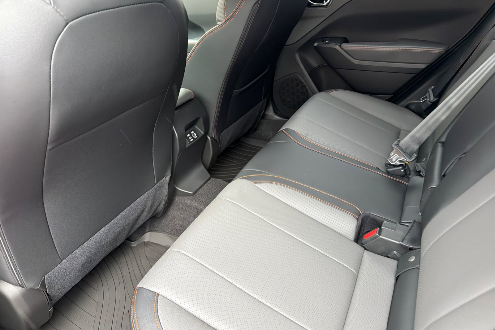 New 2027 IGNITION RED Subaru Limited Hybrid image 12