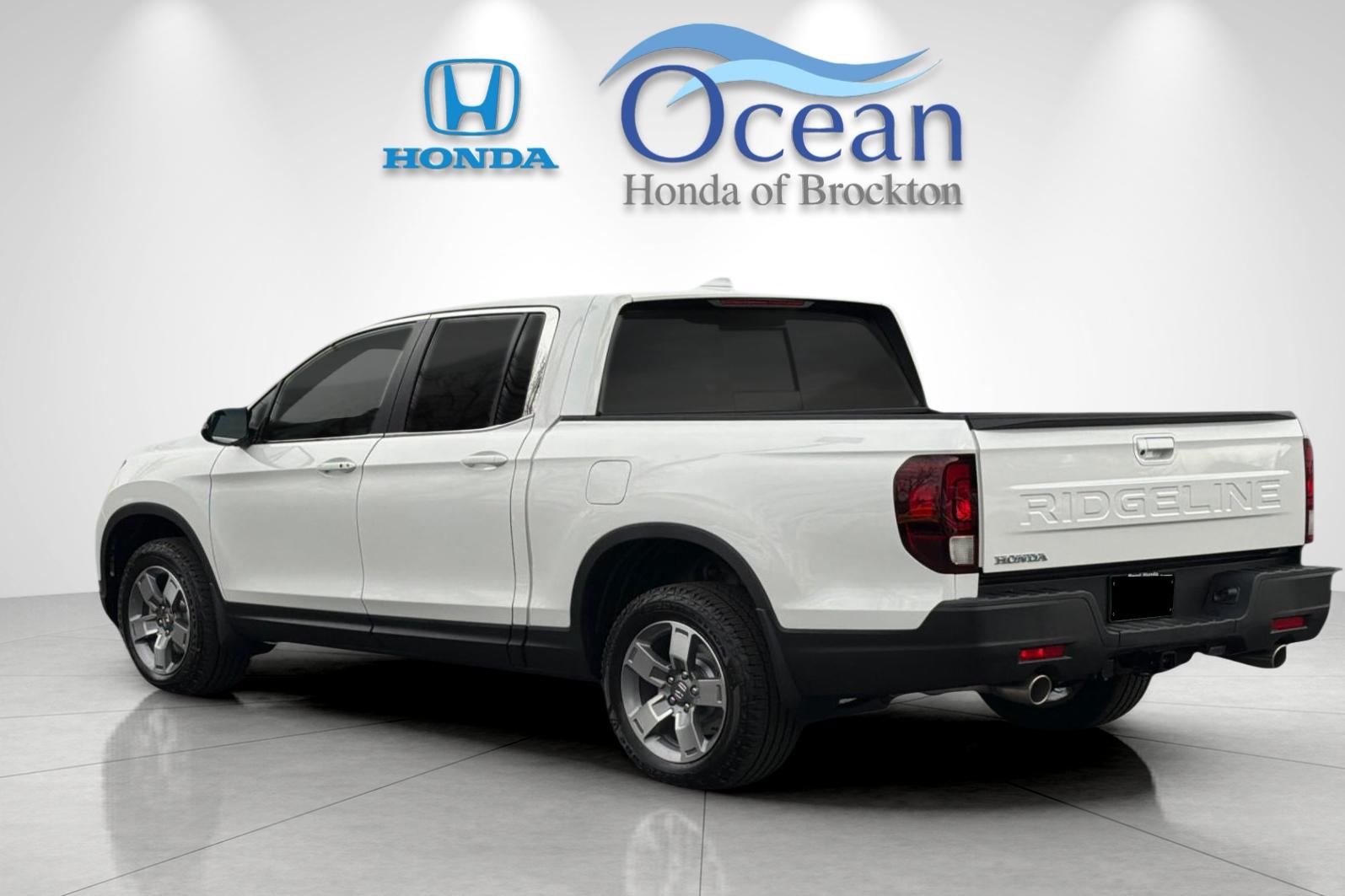 New 2026 Platinum White Pearl Honda RTL image 3