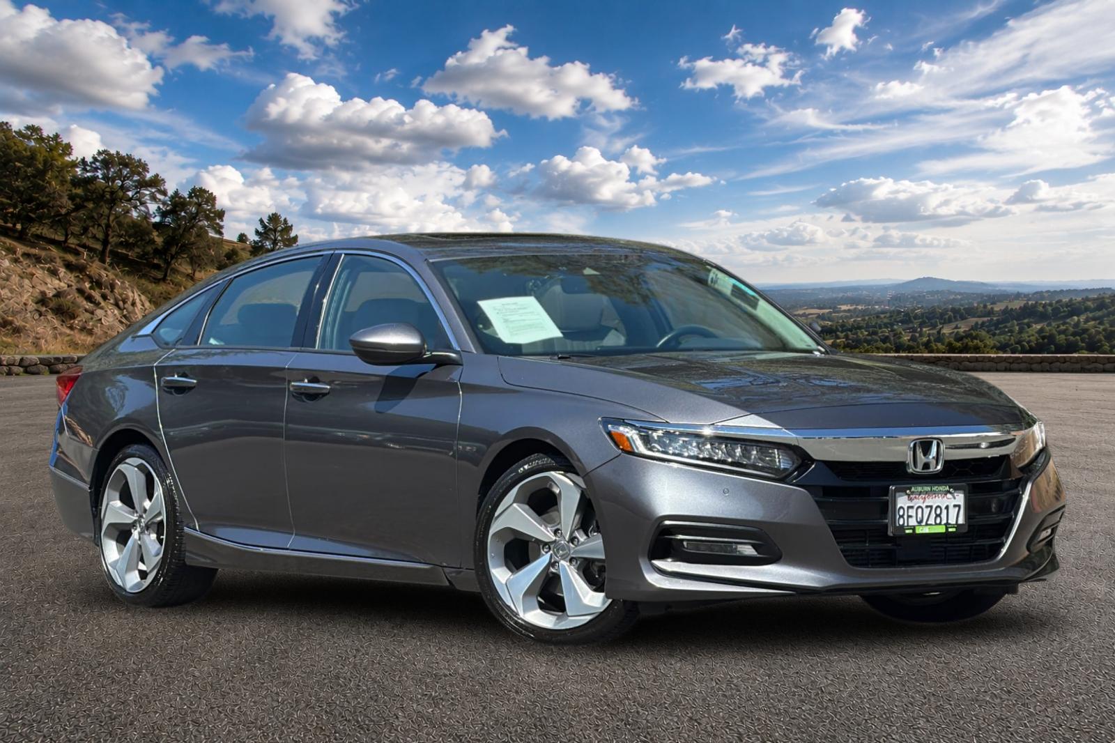 Used 2018 Modern Steel Metallic Honda Touring 2.0T image 2