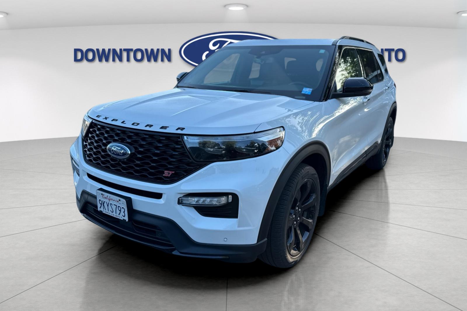 2023 Ford Explorer ST photo 2