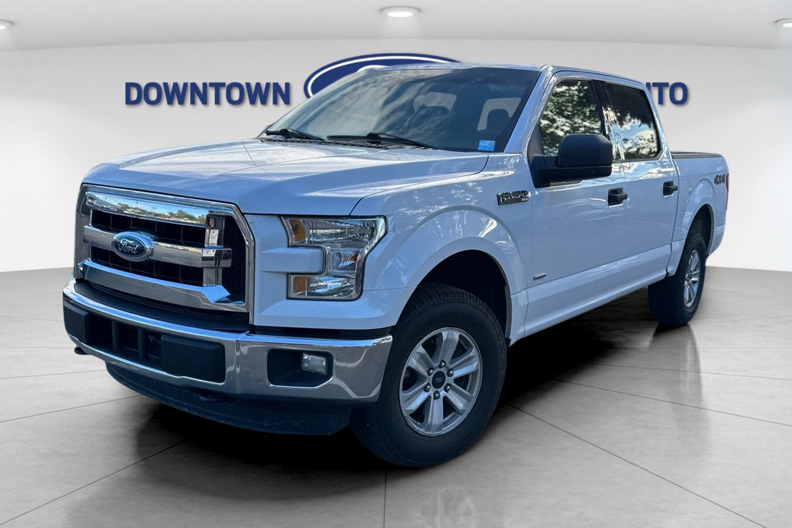 Used 2015  Ford XLT image 2