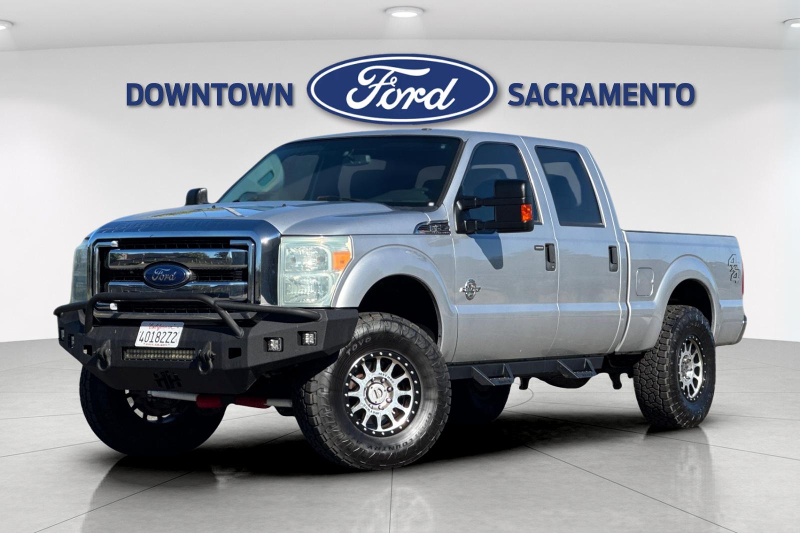 Used 2016 Ingot Silver Ford XLT image 2