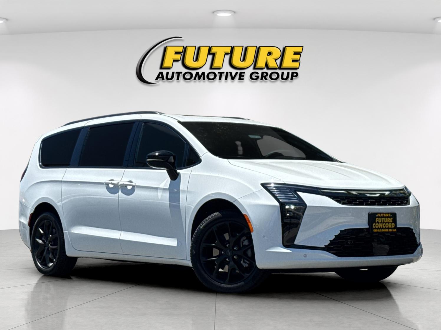 New 2027 Bright White Clear-Coat Exterior Paint Chrysler Limited image 2
