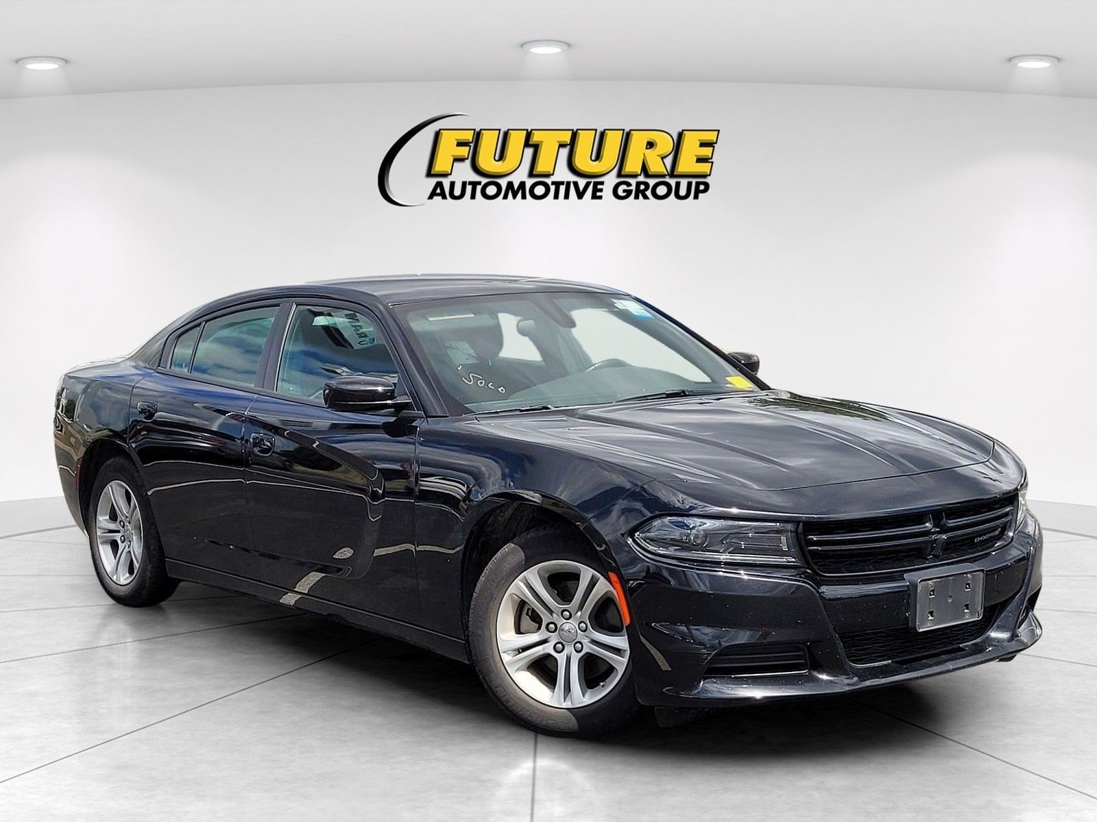 Used 2023 Black Dodge SXT image 2