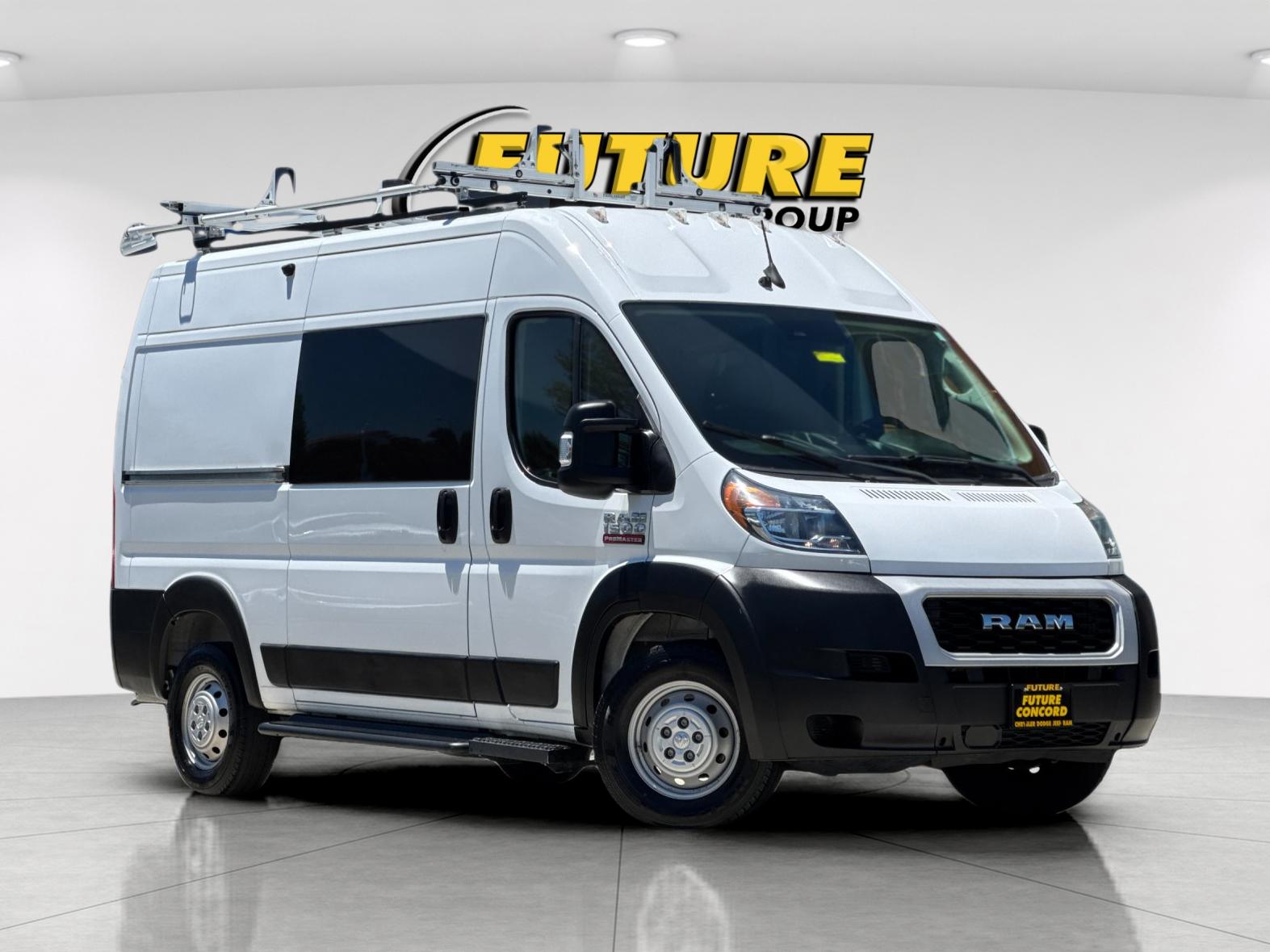Used 2022 White Ram Base image 2