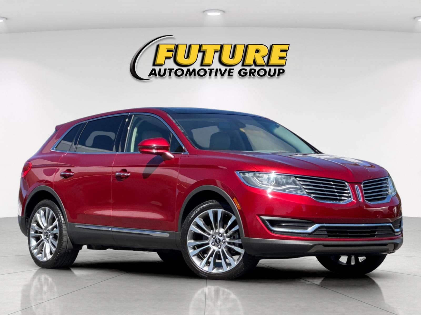Used 2016 Red Lincoln Reserve image 2