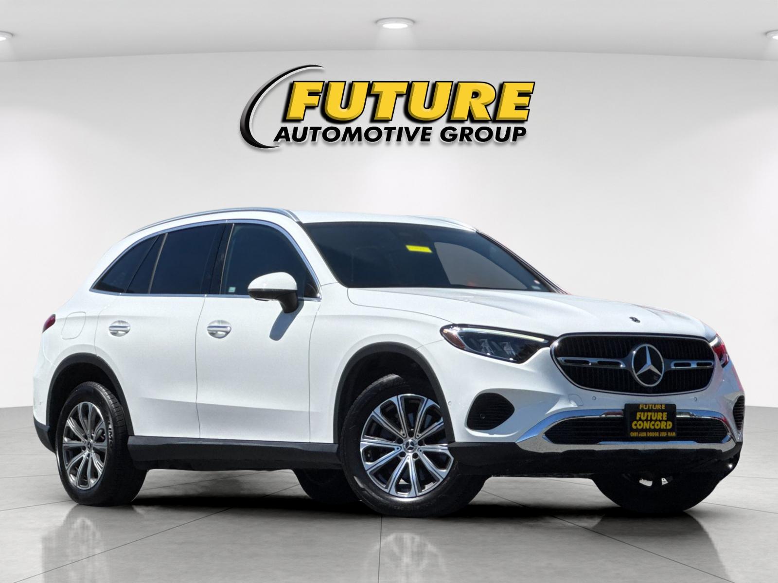Used 2024 White Mercedes-Benz GLC 300 image 2