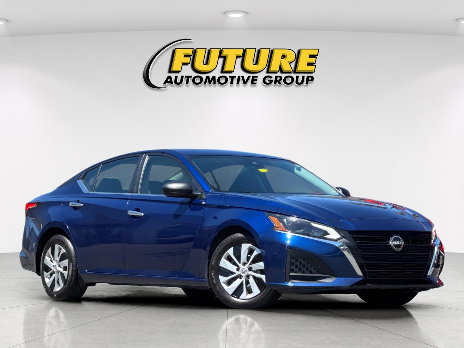 Used 2024 Blue Nissan 2.5 S image 2